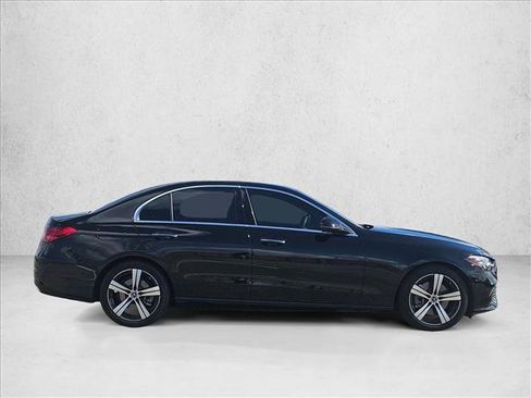 Used 2025 Mercedes-Benz C 300 Sedan image 4