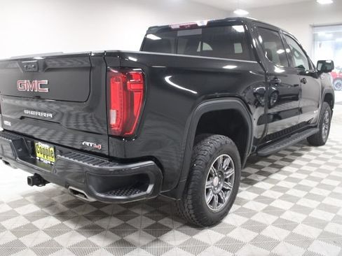 Used 2024 GMC Sierra 1500 AT4 w/ Technology Package AWD/4WD image 11