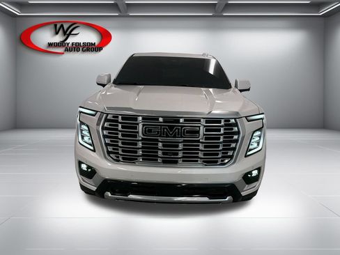 Used 2025 GMC Yukon Denali w/ Sun & Power Step Package AWD/4WD image 2