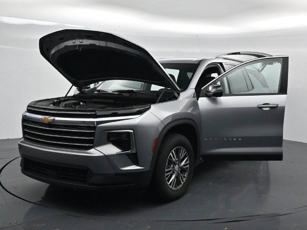 Used 2024 Chevrolet Traverse LT FWD image 37