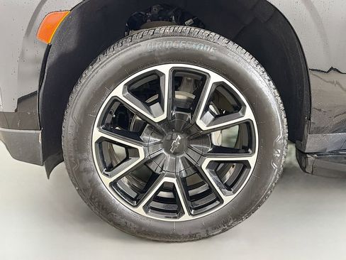Used 2024 Chevrolet Tahoe RST w/ Luxury Package AWD/4WD image 30