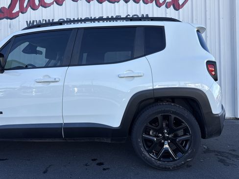 Used 2018 Jeep Renegade Altitude image 2