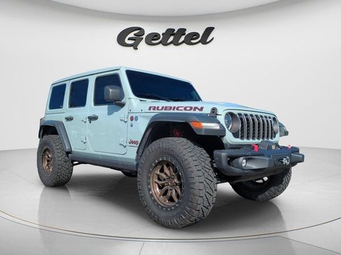 Used 2024 Jeep Wrangler Unlimited Rubicon w/ XTREMEE 35" Tire Package AWD/4WD image 3