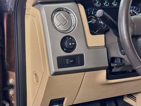 Used 2011 Ford F150 Lariat w/ Lariat Chrome Pkg AWD/4WD image 4