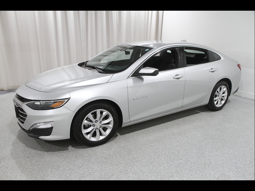 Used 2019 Chevrolet Malibu LT w/ Driver Confidence Package FWD image 3