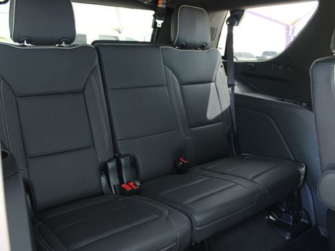 Used 2025 GMC Yukon Elevation AWD/4WD image 24