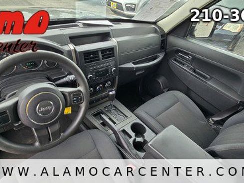 Used 2012 Jeep Liberty Sport image 34