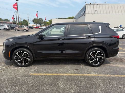 Used 2022 Mitsubishi Outlander SE AWD/4WD image 2