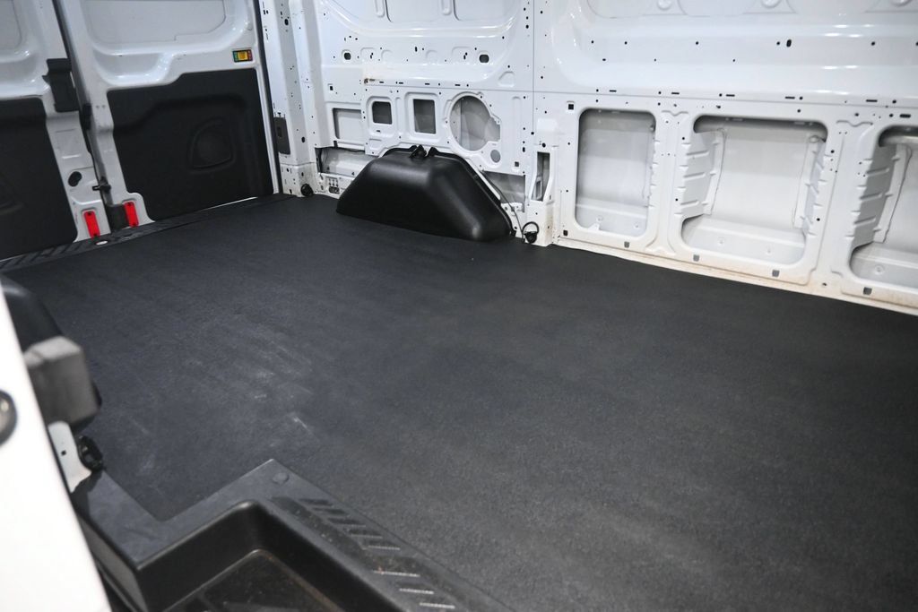 Used 2020 Ford Transit 250 Low Roof RWD image 10