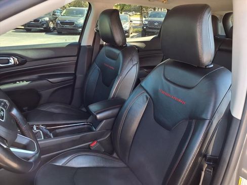 Used 2022 Jeep Compass Trailhawk w/ Trailhawk Convenience Group image 12