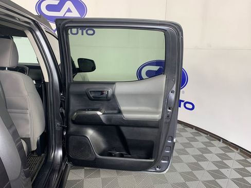 Used 2022 Toyota Tacoma SR5 RWD image 34
