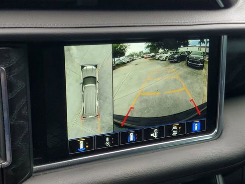 Used 2022 GMC Yukon XL Denali image 27