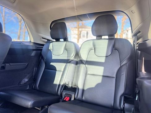 Used 2021 Volvo XC90 T6 Momentum w/ Climate Package image 25