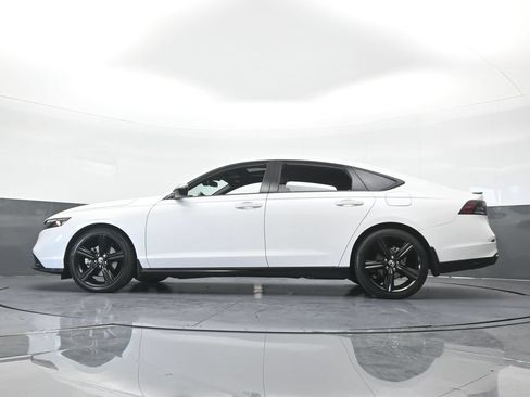 Used 2025 Honda Accord Sport image 57