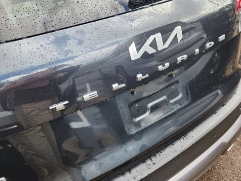 Certified 2022 Kia Telluride SX w/ Towing Package AWD/4WD image 7