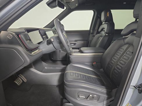 Used 2025 Rivian R1S Adventure AWD/4WD image 20