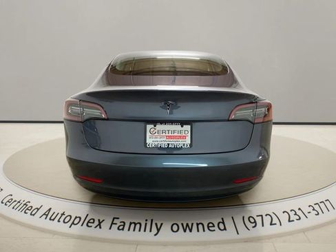 Used 2023 Tesla Model 3 Standard Range image 2