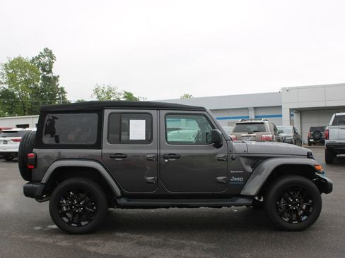 Used 2023 Jeep Wrangler Unlimited Sahara w/ Cold Weather Group AWD/4WD image 11