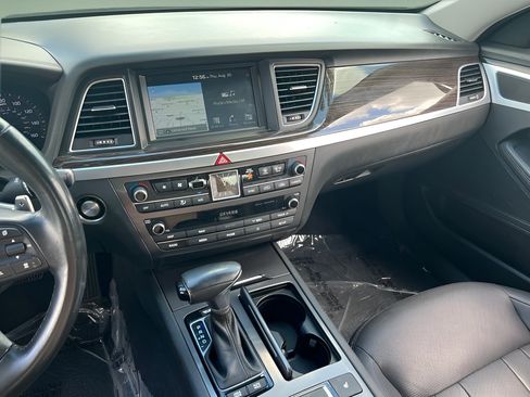 Used 2019 Genesis G80 3.8 RWD image 28