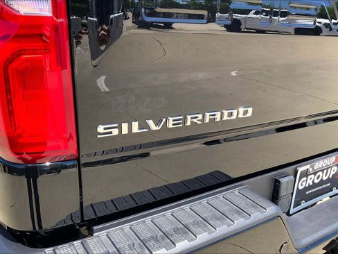 Used 2025 Chevrolet Silverado 1500 RST w/ Convenience Package II AWD/4WD image 32