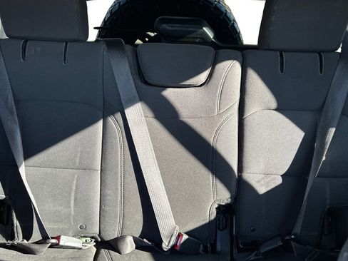 Used 2018 Jeep Wrangler Unlimited Sport S image 20