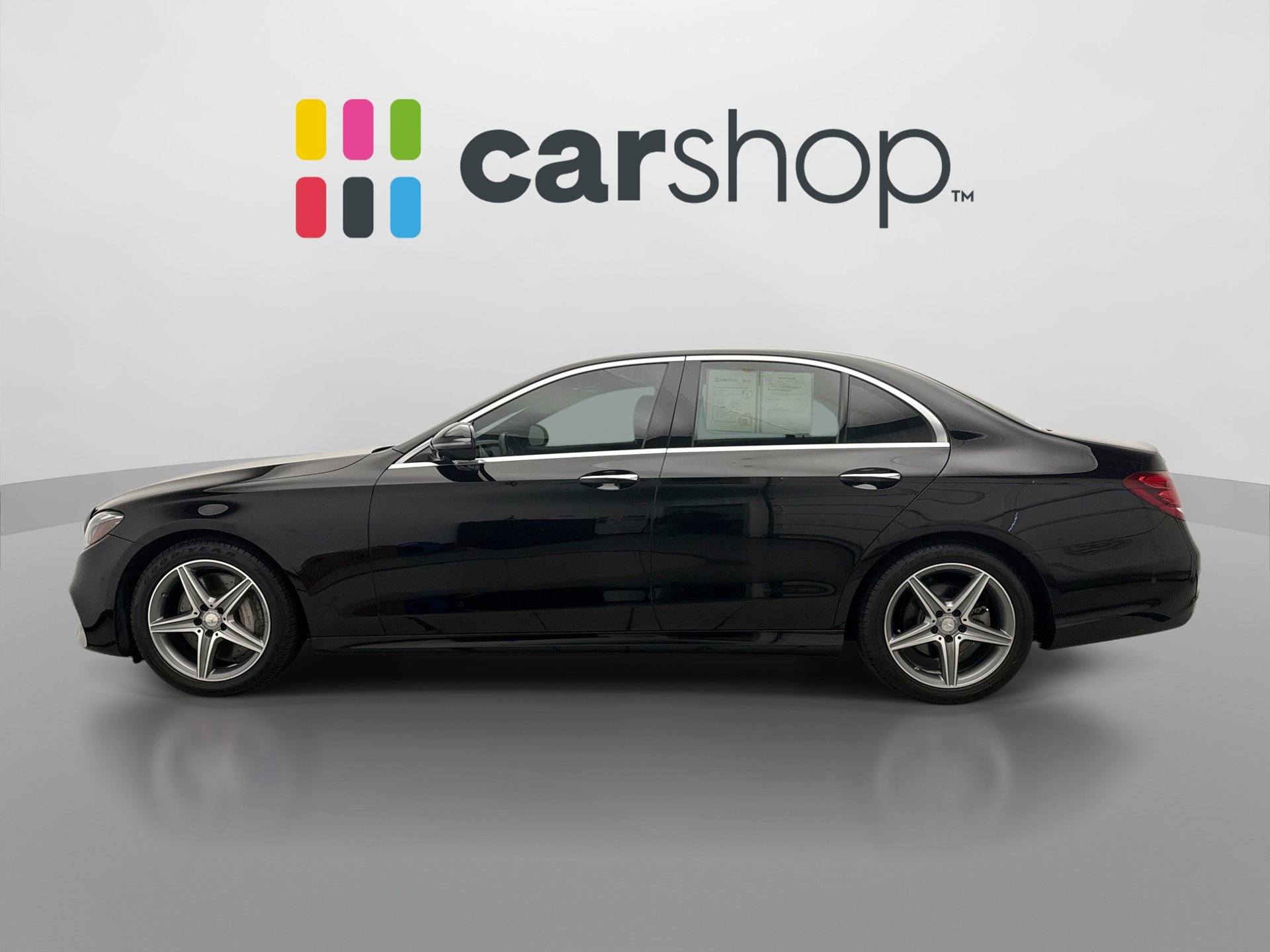 Used 2017 Mercedes-Benz E 300 4MATIC image 2
