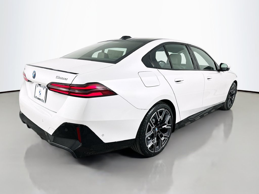 Used 2027 BMW 550e xDrive AWD/4WD image 5