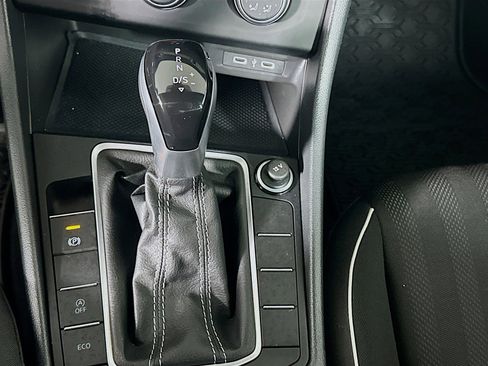 Used 2023 Volkswagen Jetta Sport image 24