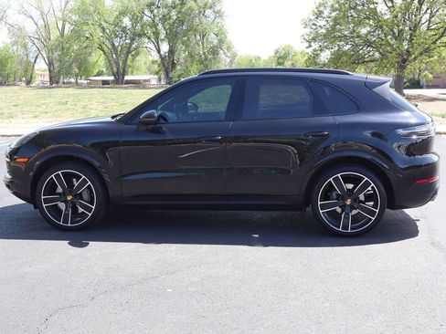 Used 2019 Porsche Cayenne S AWD/4WD image 9