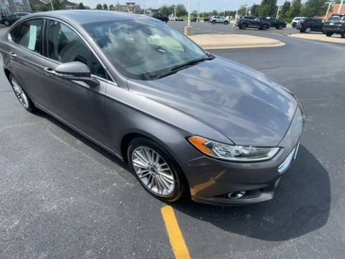 Used 2014 Ford Fusion SE w/ Equipment Group 202A FWD image 4