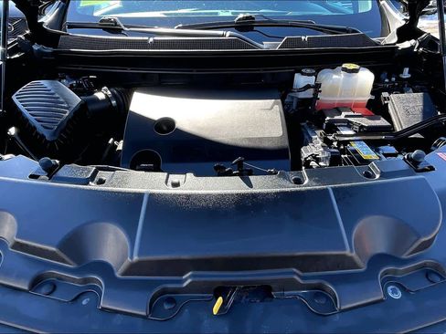 Used 2023 Chevrolet Traverse LT image 29