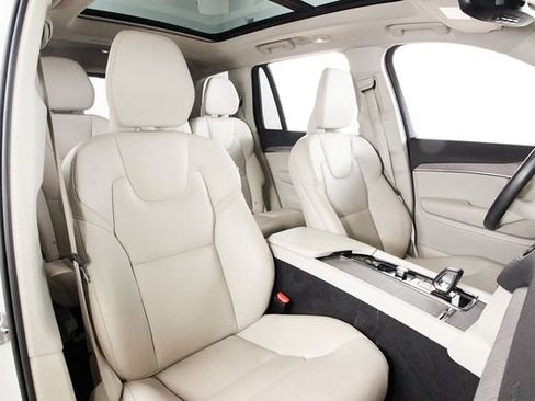 Used 2023 Volvo XC90 B6 Plus w/ Protection Package Premier AWD/4WD image 21