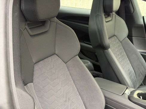 Used 2023 Audi e-tron GT Premium Plus image 13