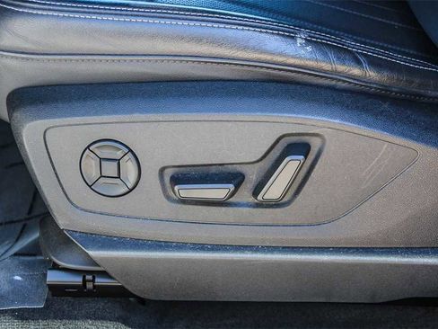 Used 2023 Audi e-tron Premium Plus w/ Premium Plus Package image 21