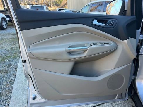 Used 2017 Ford Escape Titanium w/ Equipment Group 301A image 10