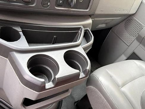 Used 2024 Ford E-450 and Econoline 450 Super Duty w/ Power Windows & Locks Group RWD image 10