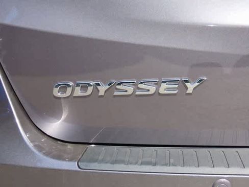 New 2026 Honda Odyssey Touring image 7