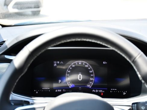 New 2025 Volkswagen Taos SE image 25