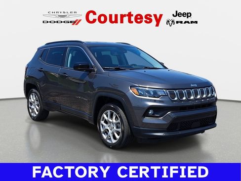 Certified 2022 Jeep Compass Latitude AWD/4WD image 1