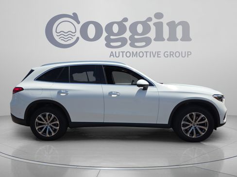 Used 2023 Mercedes-Benz GLC 300 4MATIC image 5