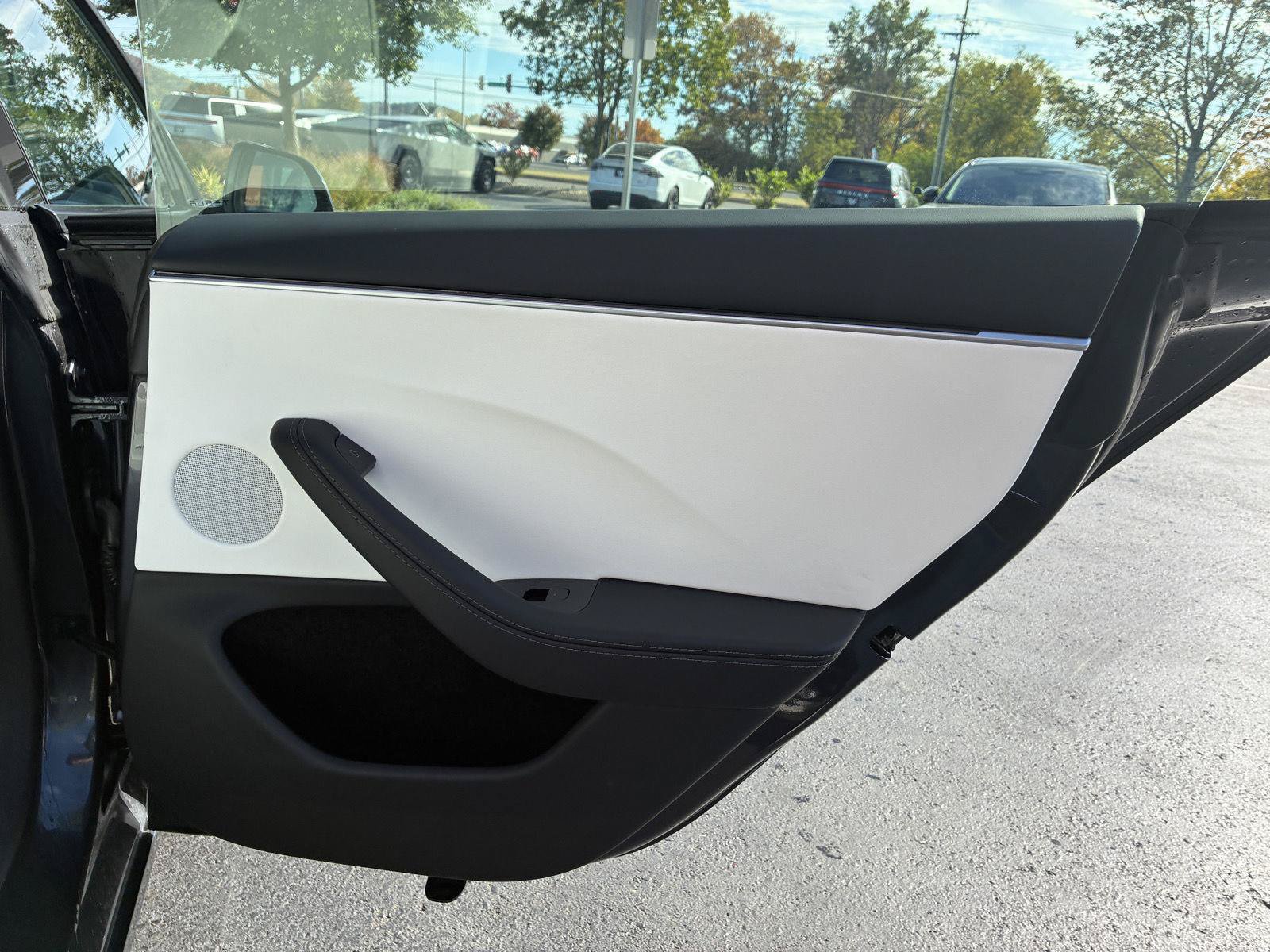 Used 2025 Tesla Model 3 Long Range RWD image 8