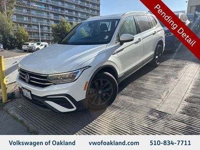Used 2022 Volkswagen Tiguan SE w/ Panoramic Sunroof Package
