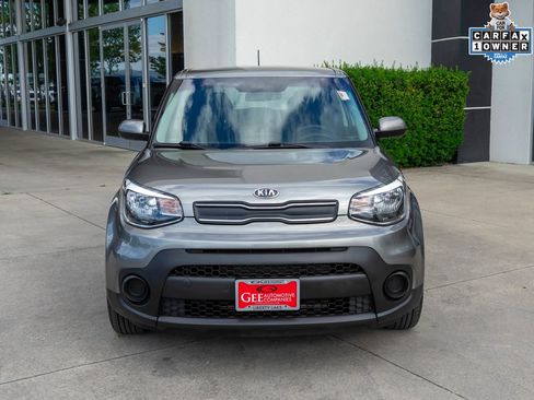 Used 2019 Kia Soul FWD image 2