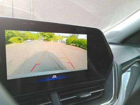Used 2025 Chevrolet Trax ACTIV w/ Sunroof Package FWD image 25