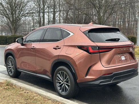 Used 2025 Lexus NX 250 FWD w/ Premium Package image 4