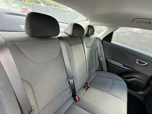 Certified 2025 Kia K4 FWD image 27