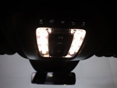 Used 2025 Mercedes-Benz GLS 450 4MATIC w/ AMG Line Exterior image 39