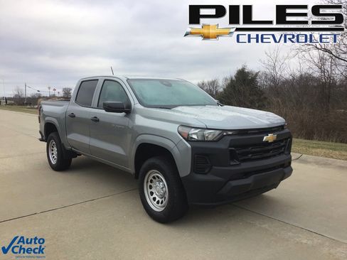Used 2024 Chevrolet Colorado W/T w/ WT Convenience Package image 1