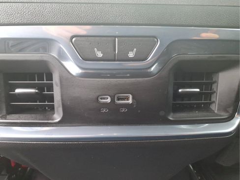 Used 2025 Chevrolet Silverado 1500 LTZ AWD/4WD image 16