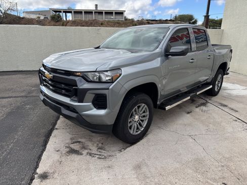 Used 2026 Chevrolet Colorado LT w/ Advanced Trailering Package image 3